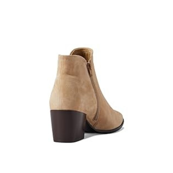 New! 🤎 Vaneli Ilyse Camel Suede 8 M - Picture 9 of 9